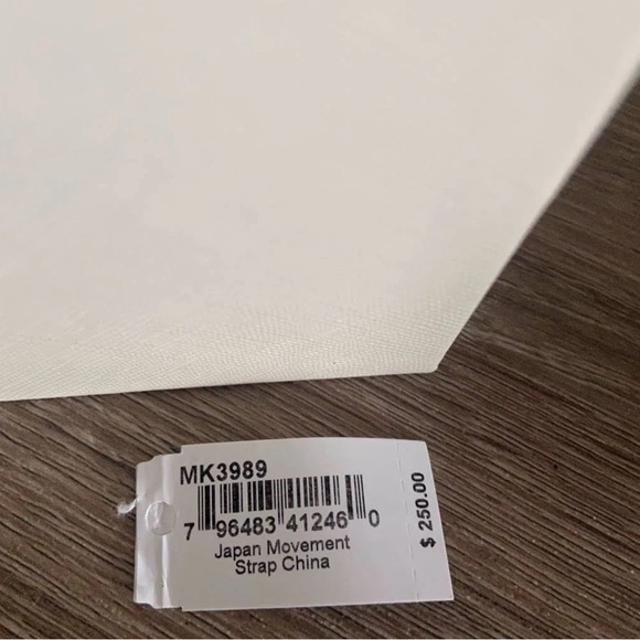 Michael Kors Nia Gold-Tone Ladies Watch MK3989 (USED) - Picture 3 of 3